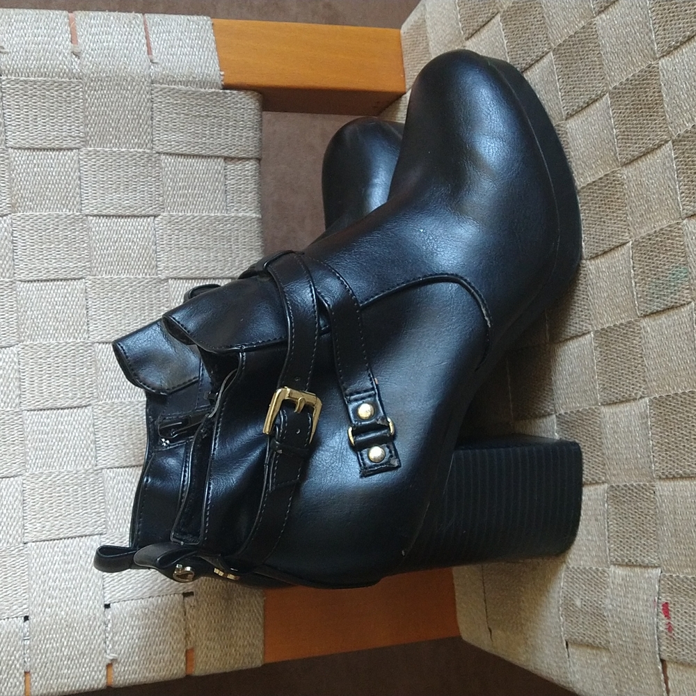Boots - Picture 8 of 10